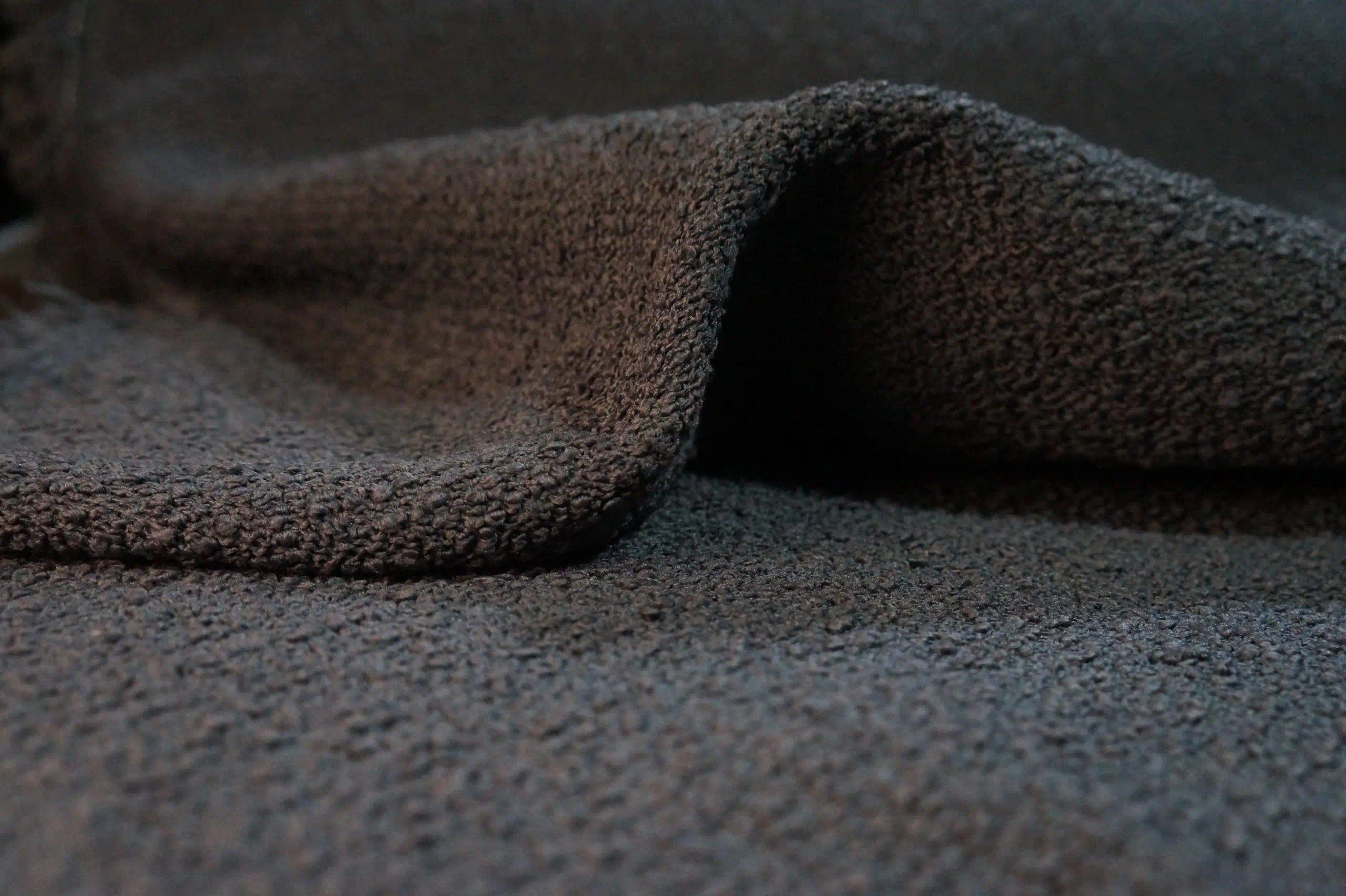 Detalle principal de aplicacion de la coleccion Boucle Oslo, textil boucle outdoor