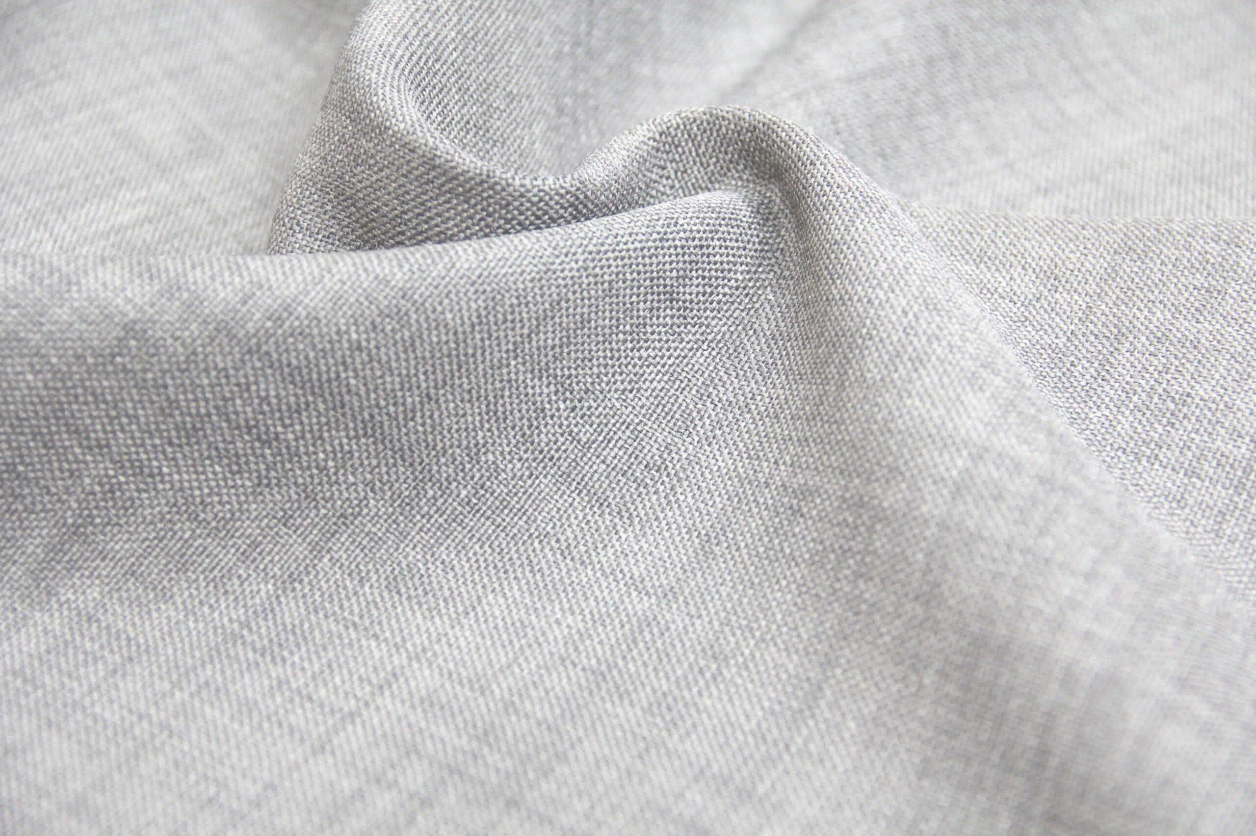 Detalle de textura y acabado de la coleccion Dimout Linara, dimout para cortineria