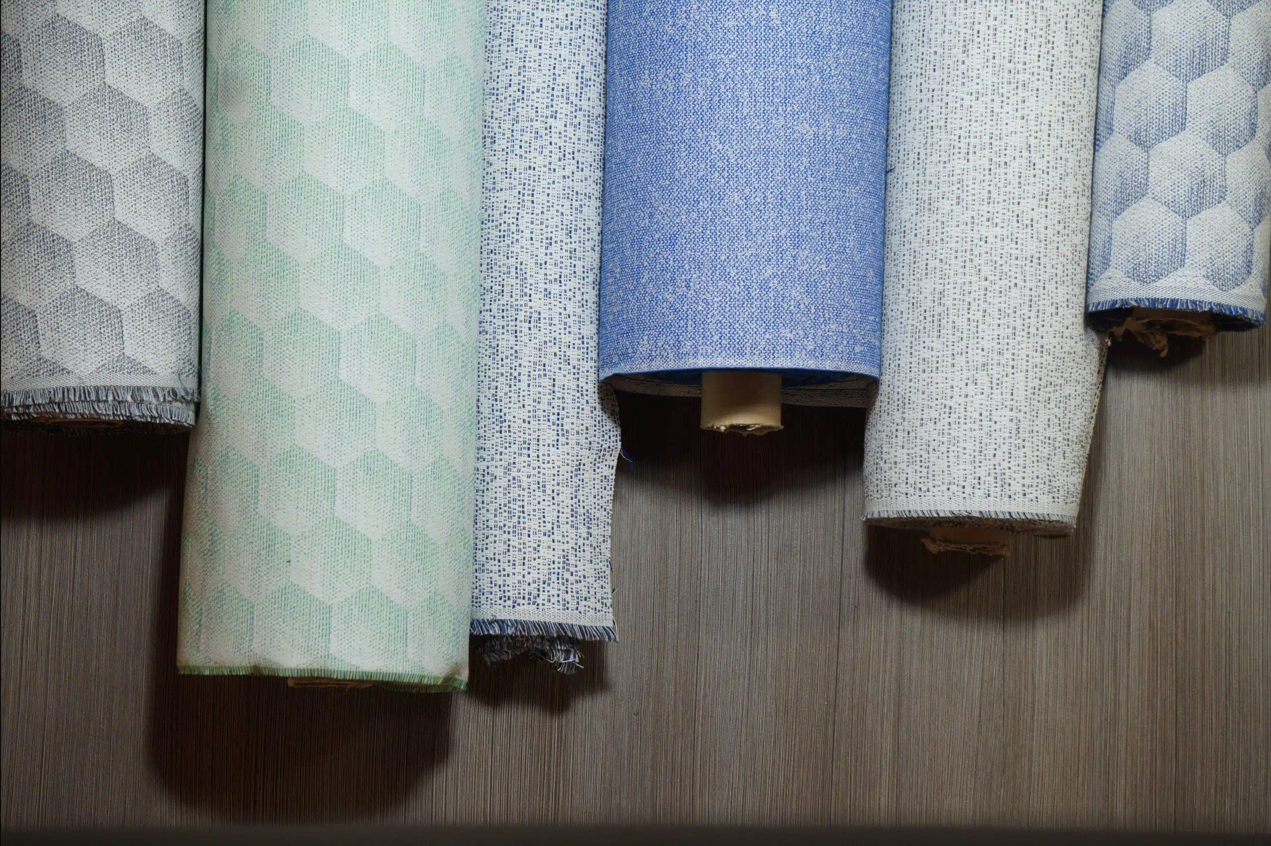 Imagen principal de la coleccion Ozeanout, textil outdoor geometrico de Studio Tapitop
